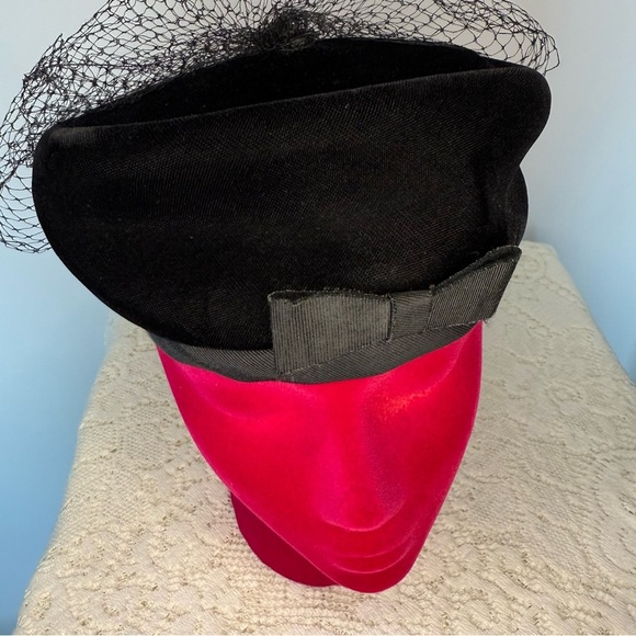 Vintage Elegant Black Veiled Hat Union Made in the USA - Picture 11 of 12